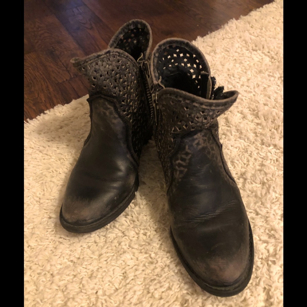 Circle G star cut out ankle boots